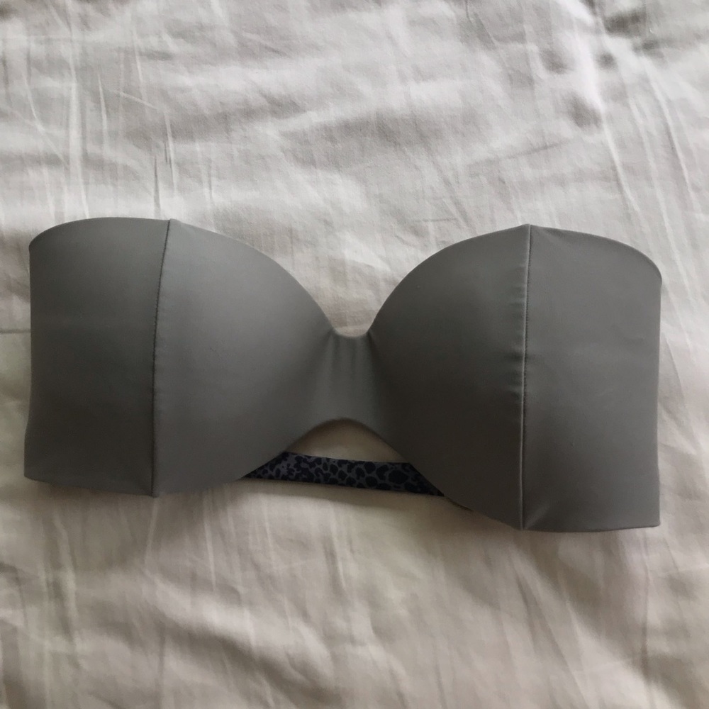 Grey acacia top